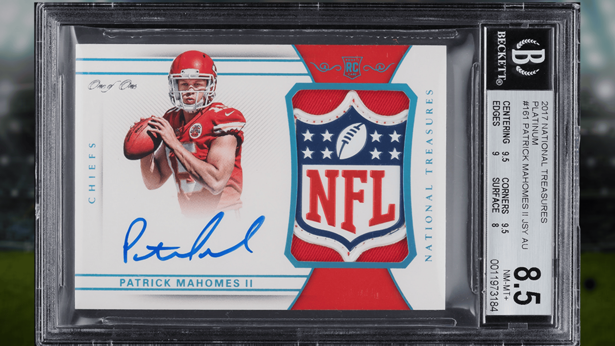 Panini_National_Treasures_Patrick_Mahomes